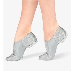 Size 5 (run small) glitter Jazz silver shoes